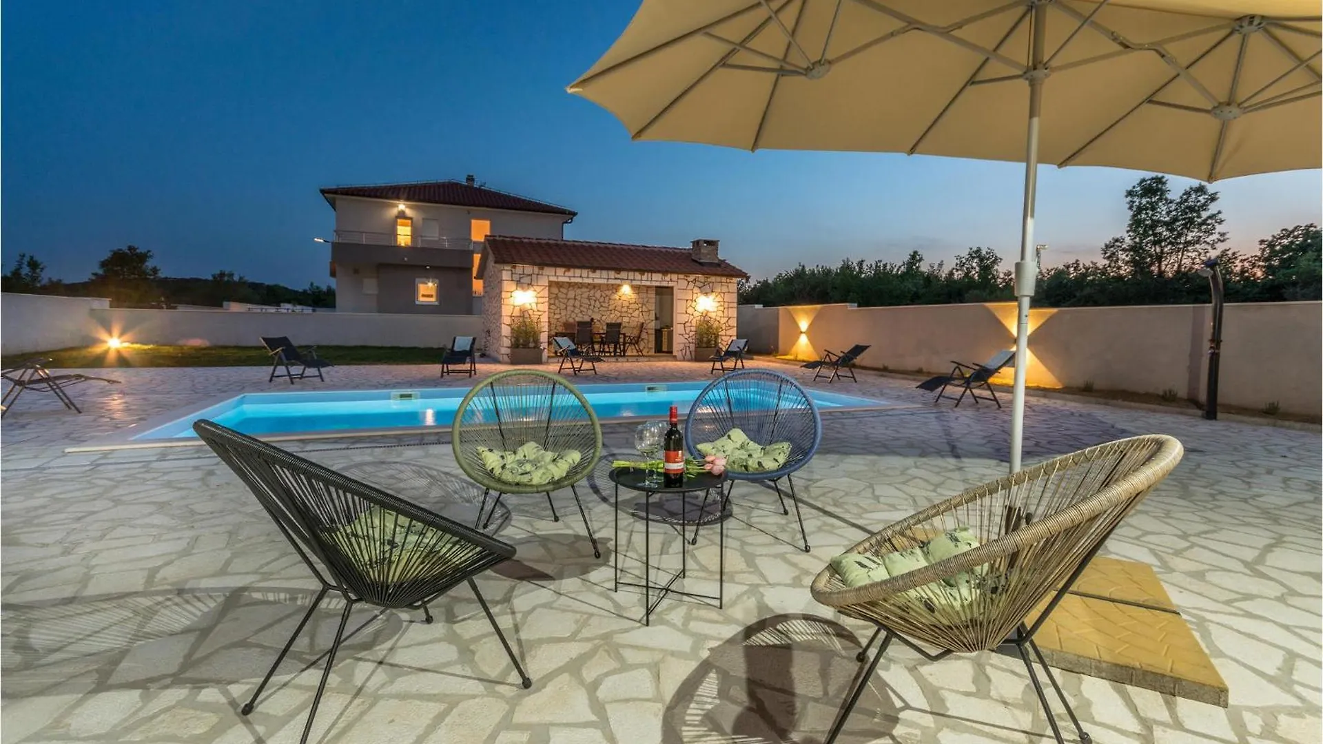 4 Bedroom Cozy Home In Donja Jagodnja