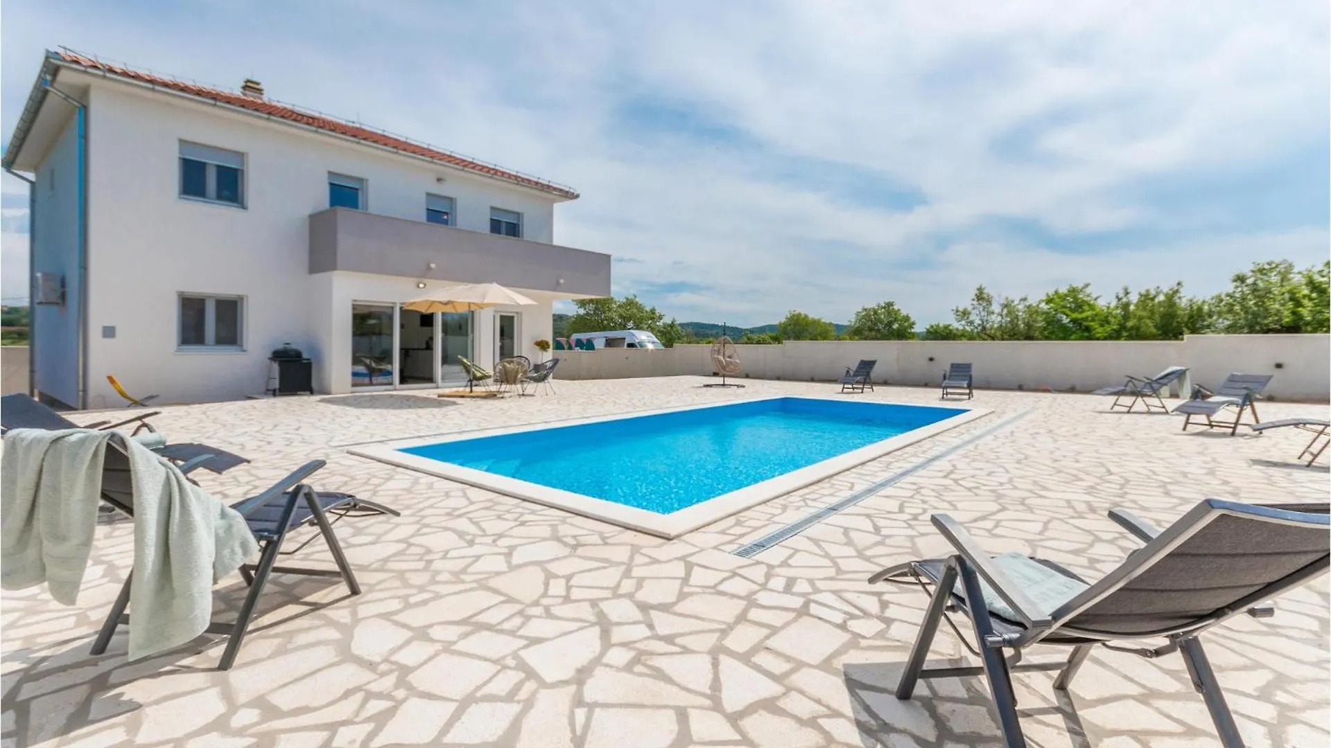 بيت للعطل 4 Bedroom Cozy Home In Donja Jagodnja