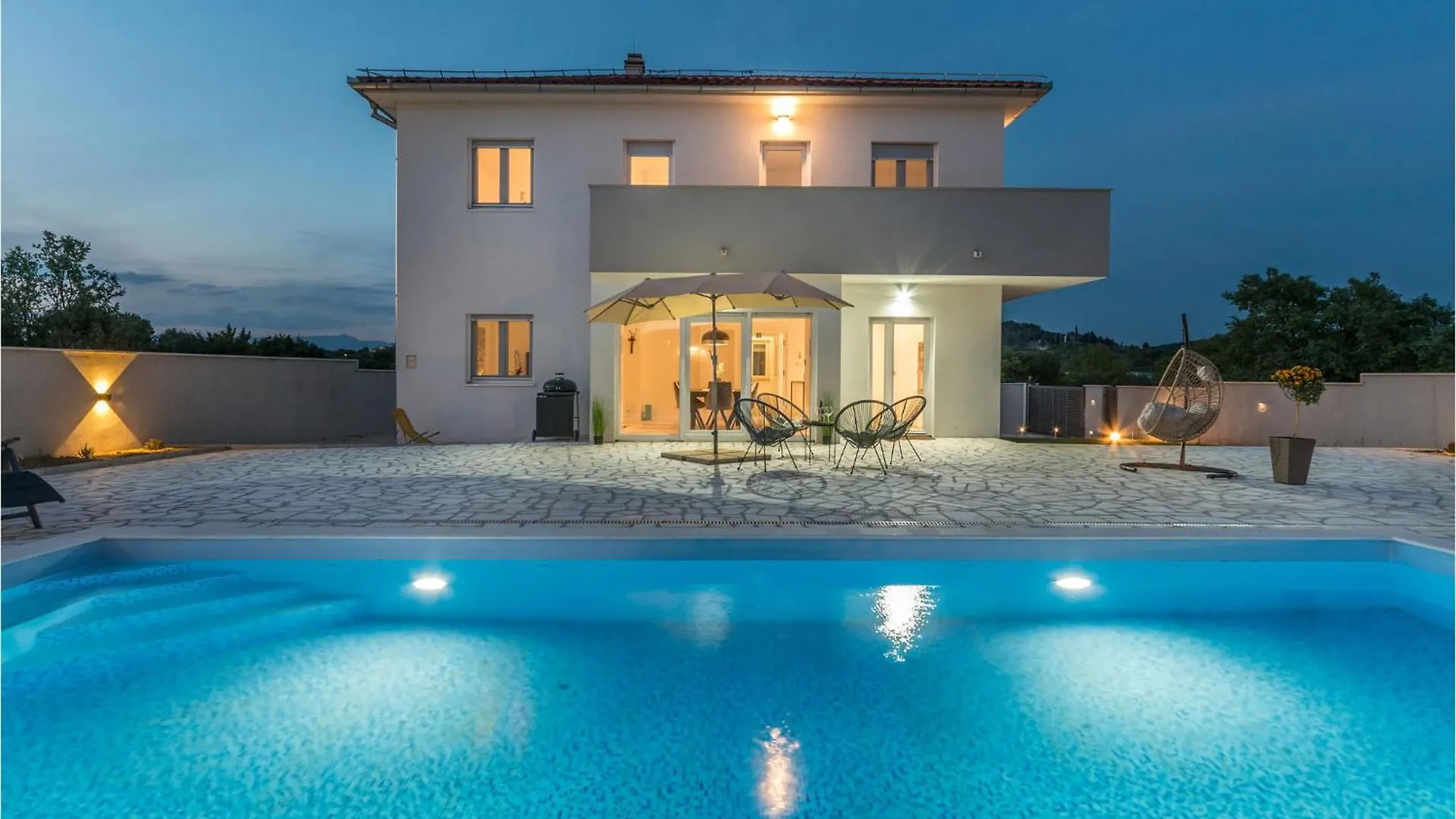 4 Bedroom Cozy Home In Donja Jagodnja