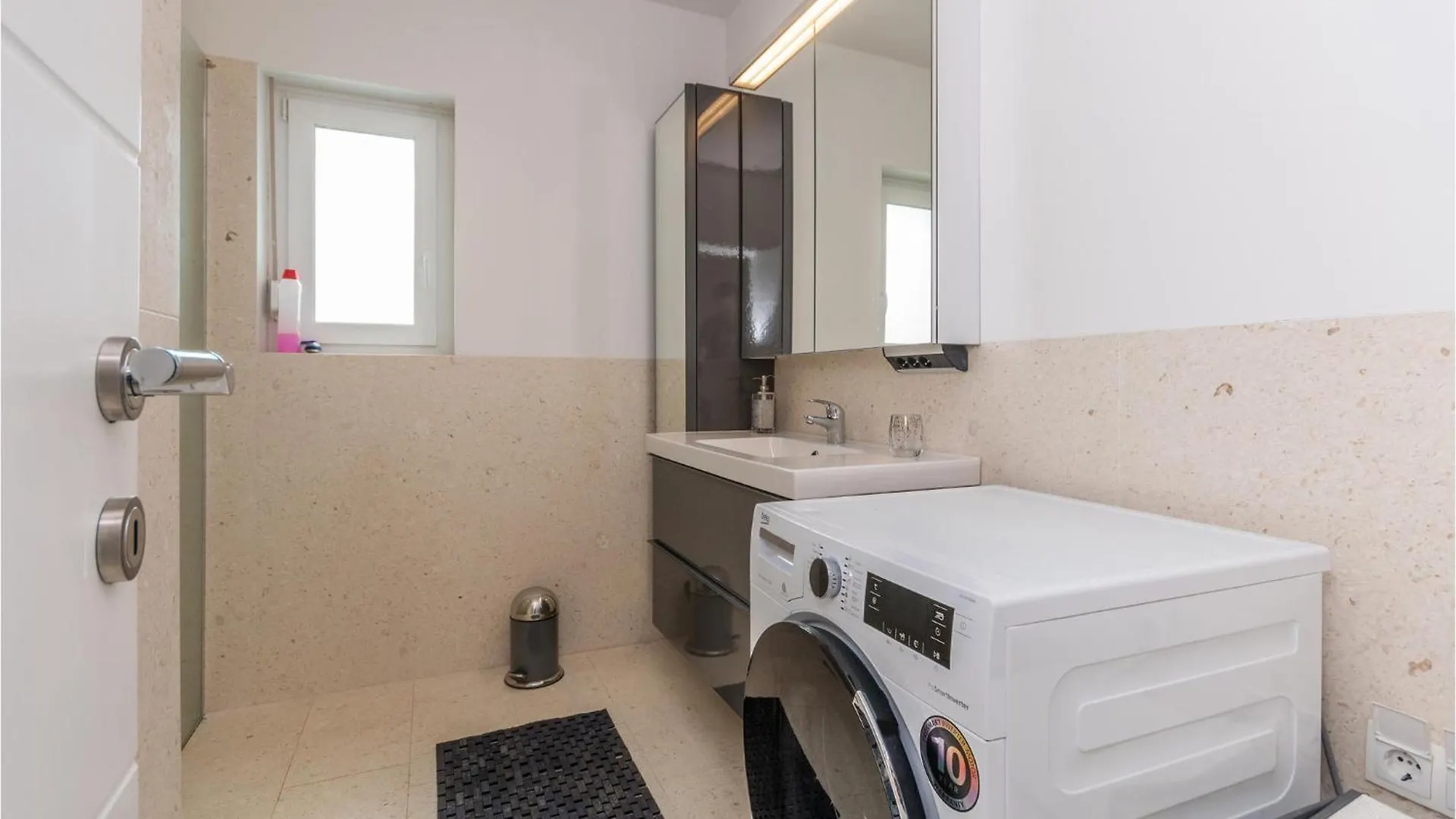 4 Bedroom Cozy Home In Donja Jagodnja 0*,  كرواتيا