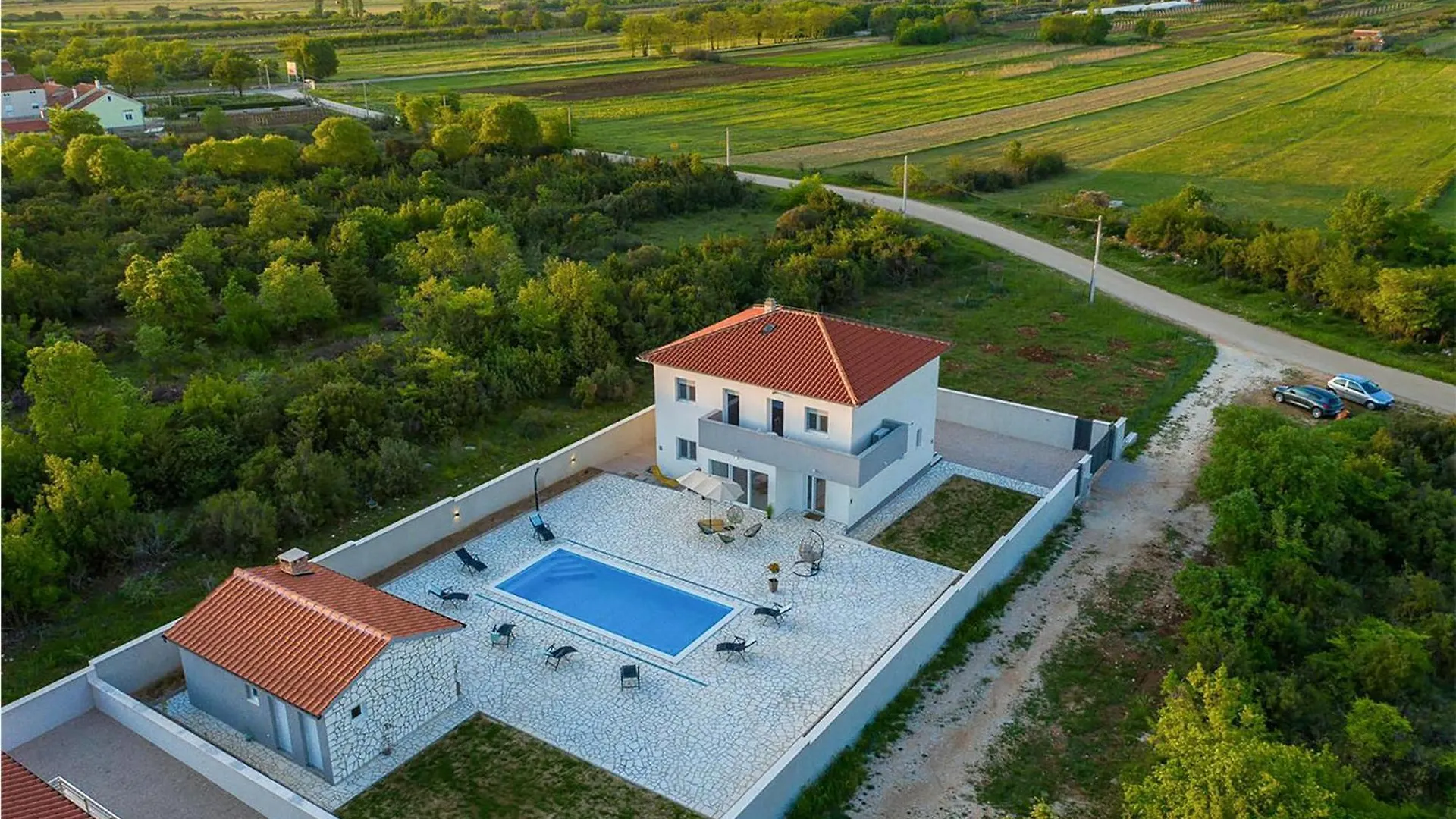 Vakantiehuis 4 Bedroom Cozy Home In Donja Jagodnja